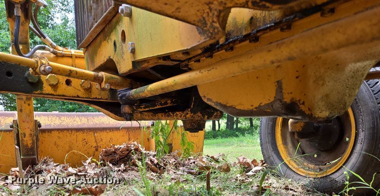 image for item EN3862 John Deere JD 302 tractor