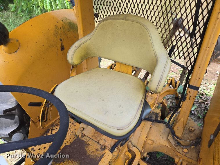 image for item EN3862 John Deere JD 302 tractor