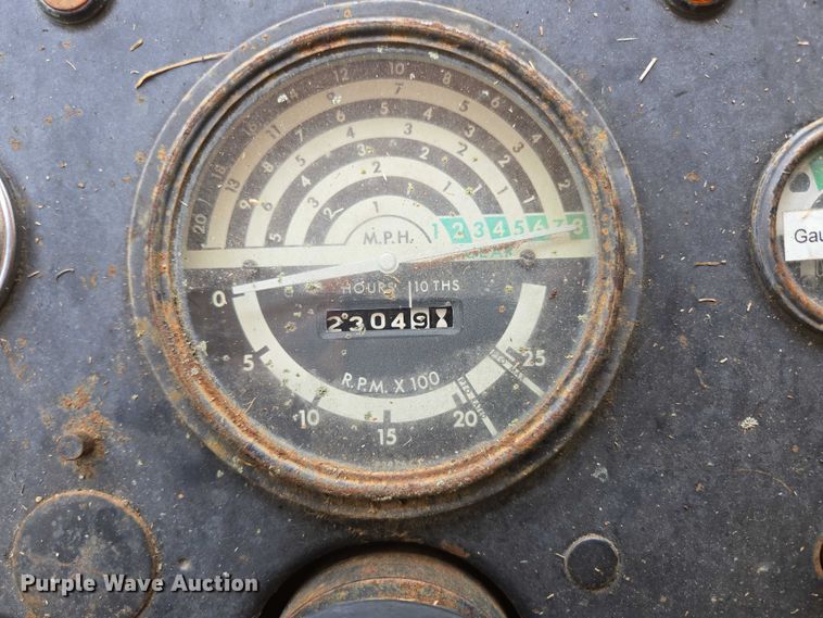 image for item EN3862 John Deere JD 302 tractor