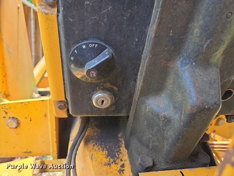 image for item EN3862 John Deere JD 302 tractor