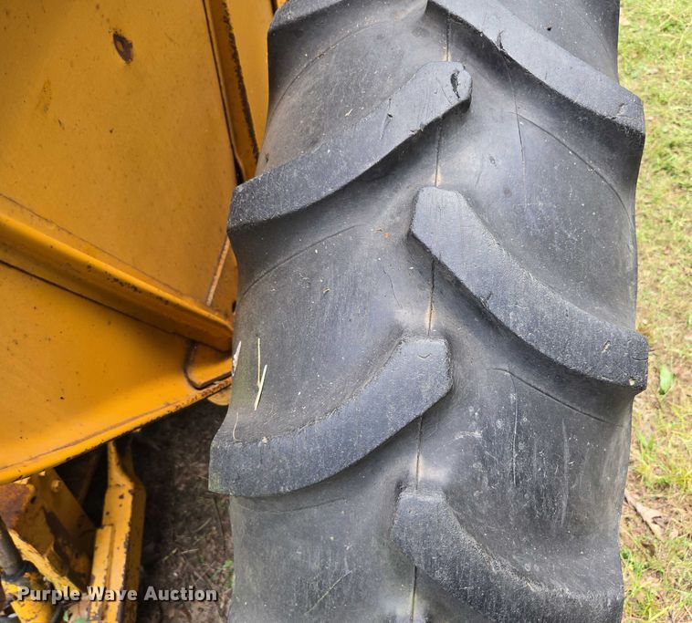 image for item EN3862 John Deere JD 302 tractor