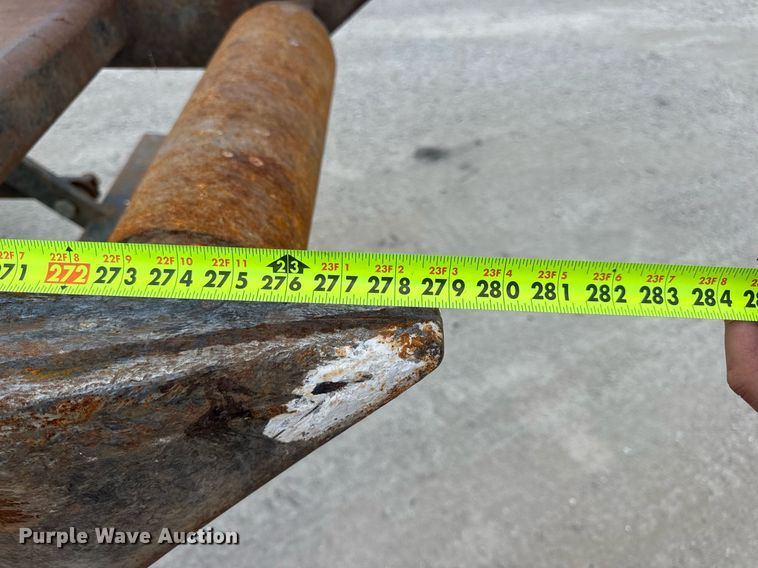 image for item EN4565 2010 International 7400 roll-off container truck