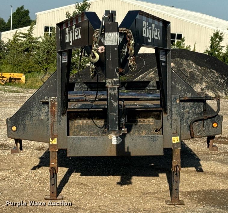 image for item EN4566 2016 Big Tex 22GN-25BK+5MR equipment trailer