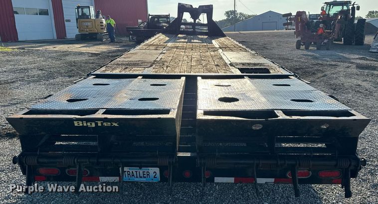 image for item EN4566 2016 Big Tex 22GN-25BK+5MR equipment trailer