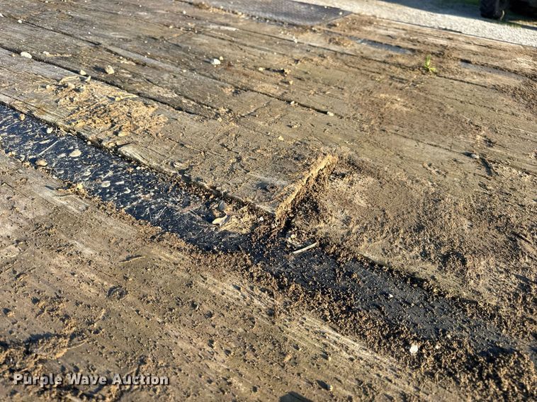 image for item EN4566 2016 Big Tex 22GN-25BK+5MR equipment trailer