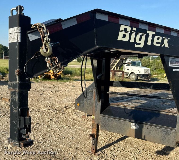 image for item EN4566 2016 Big Tex 22GN-25BK+5MR equipment trailer