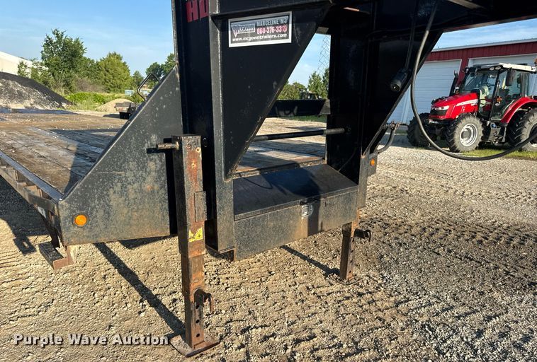 image for item EN4566 2016 Big Tex 22GN-25BK+5MR equipment trailer