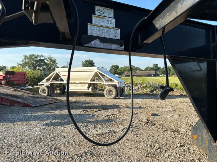 image for item EN4566 2016 Big Tex 22GN-25BK+5MR equipment trailer