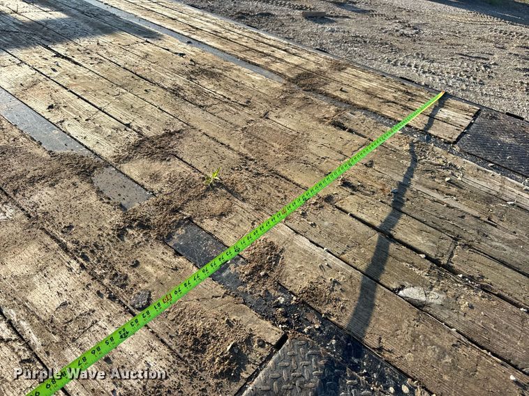 image for item EN4566 2016 Big Tex 22GN-25BK+5MR equipment trailer