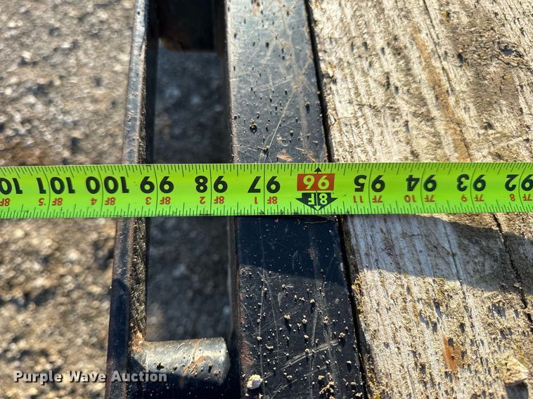 image for item EN4566 2016 Big Tex 22GN-25BK+5MR equipment trailer