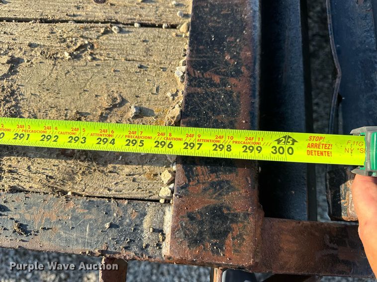 image for item EN4566 2016 Big Tex 22GN-25BK+5MR equipment trailer