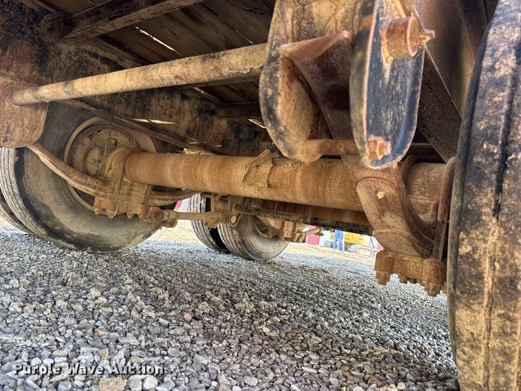 image for item EN4566 2016 Big Tex 22GN-25BK+5MR equipment trailer