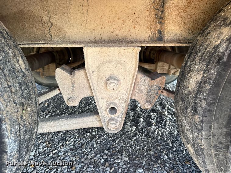 image for item EN4566 2016 Big Tex 22GN-25BK+5MR equipment trailer