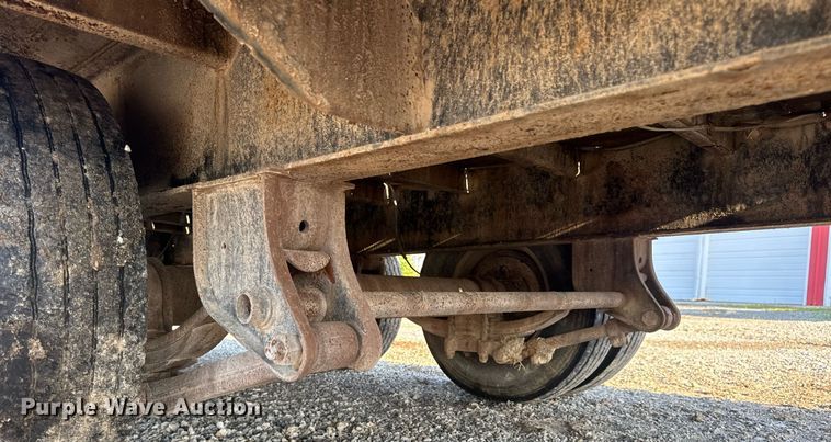 image for item EN4566 2016 Big Tex 22GN-25BK+5MR equipment trailer