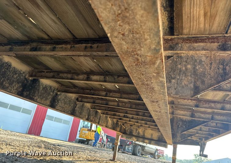 image for item EN4566 2016 Big Tex 22GN-25BK+5MR equipment trailer