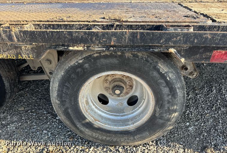 image for item EN4566 2016 Big Tex 22GN-25BK+5MR equipment trailer