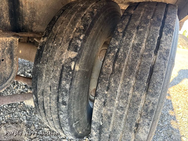 image for item EN4566 2016 Big Tex 22GN-25BK+5MR equipment trailer