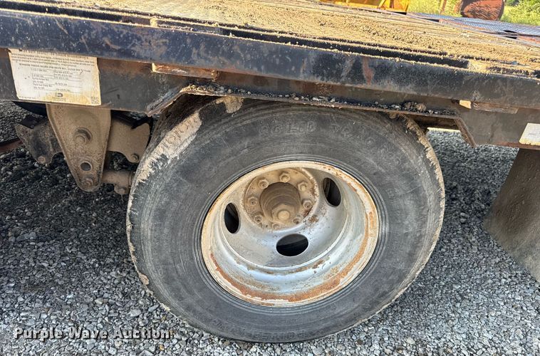 image for item EN4566 2016 Big Tex 22GN-25BK+5MR equipment trailer