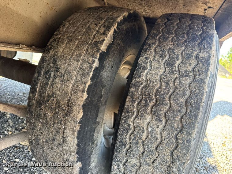 image for item EN4566 2016 Big Tex 22GN-25BK+5MR equipment trailer