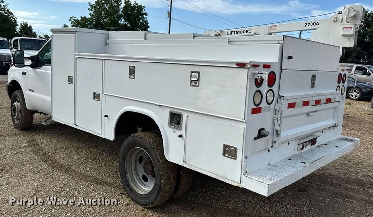 image for item EN4586 2003 Ford F450 Super Duty XL utility / service truck