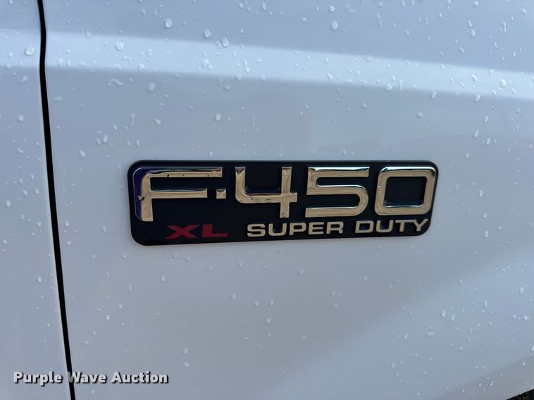 image for item EN4586 2003 Ford F450 Super Duty XL utility / service truck