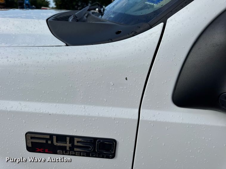 image for item EN4586 2003 Ford F450 Super Duty XL utility / service truck