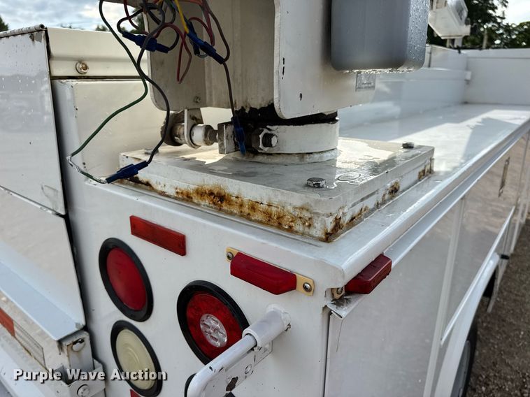 image for item EN4586 2003 Ford F450 Super Duty XL utility / service truck