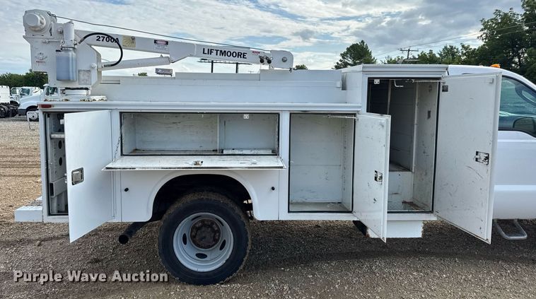 image for item EN4586 2003 Ford F450 Super Duty XL utility / service truck