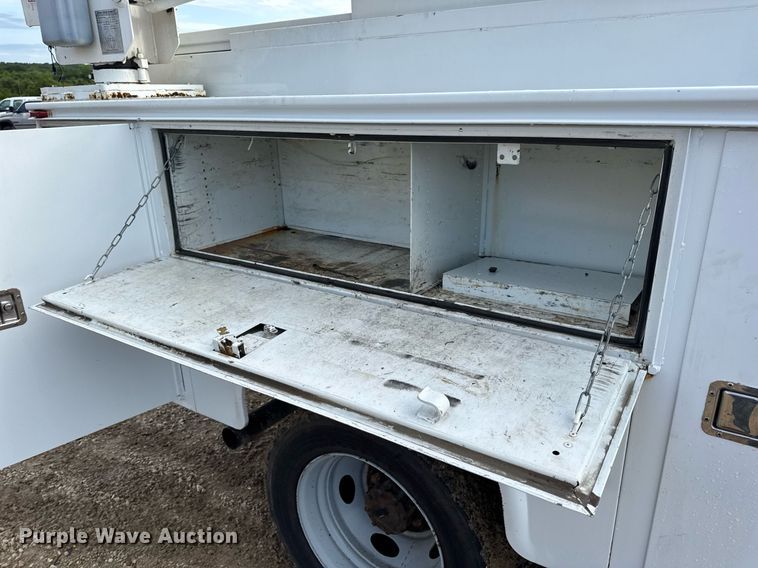 image for item EN4586 2003 Ford F450 Super Duty XL utility / service truck