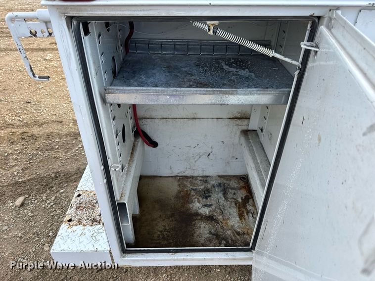 image for item EN4586 2003 Ford F450 Super Duty XL utility / service truck