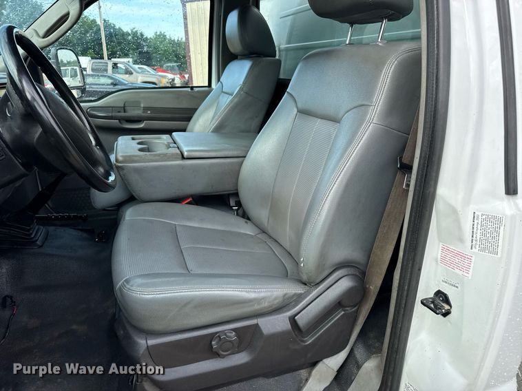 image for item EN4586 2003 Ford F450 Super Duty XL utility / service truck