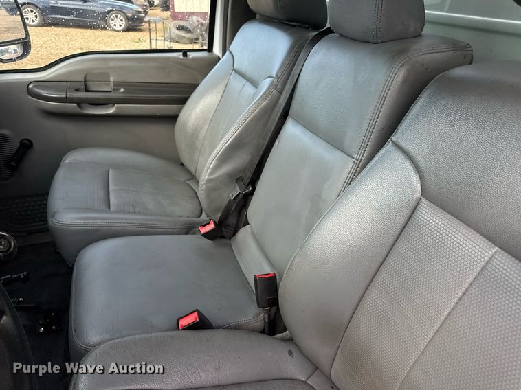 image for item EN4586 2003 Ford F450 Super Duty XL utility / service truck