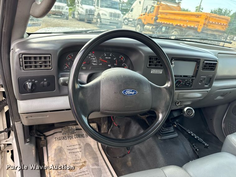 image for item EN4586 2003 Ford F450 Super Duty XL utility / service truck