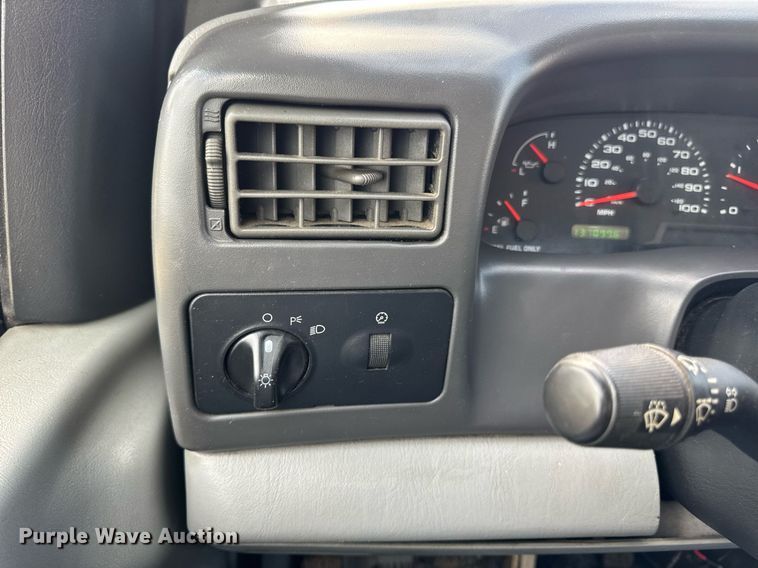 image for item EN4586 2003 Ford F450 Super Duty XL utility / service truck