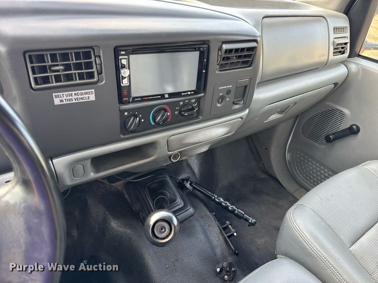 image for item EN4586 2003 Ford F450 Super Duty XL utility / service truck