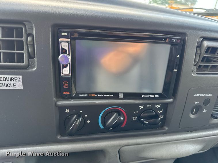 image for item EN4586 2003 Ford F450 Super Duty XL utility / service truck