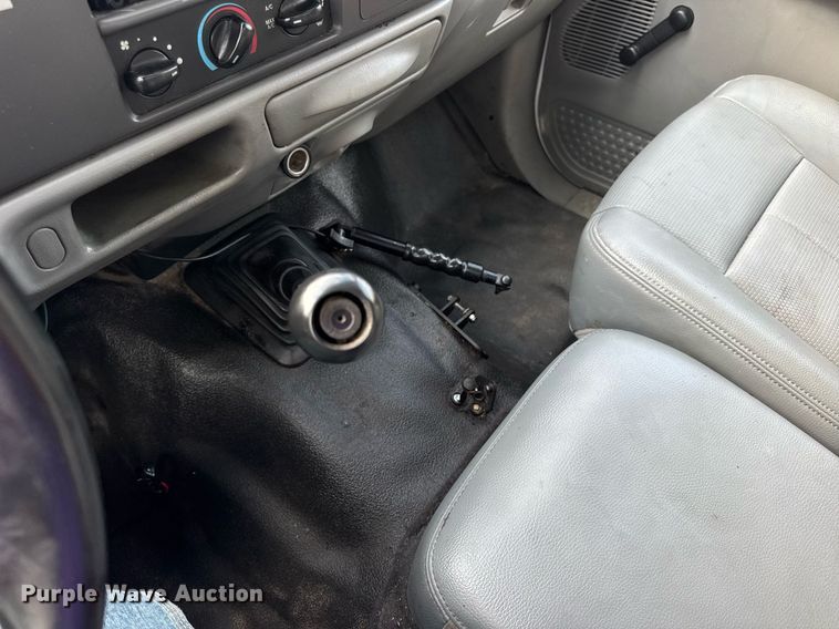 image for item EN4586 2003 Ford F450 Super Duty XL utility / service truck