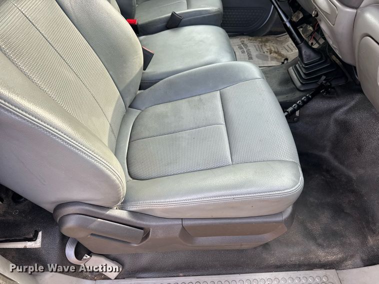 image for item EN4586 2003 Ford F450 Super Duty XL utility / service truck