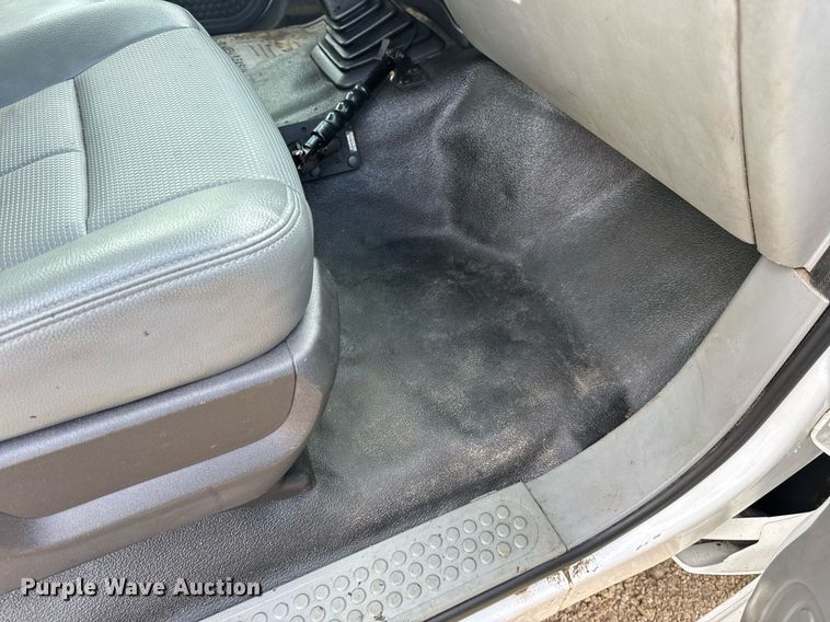 image for item EN4586 2003 Ford F450 Super Duty XL utility / service truck