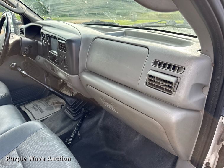 image for item EN4586 2003 Ford F450 Super Duty XL utility / service truck