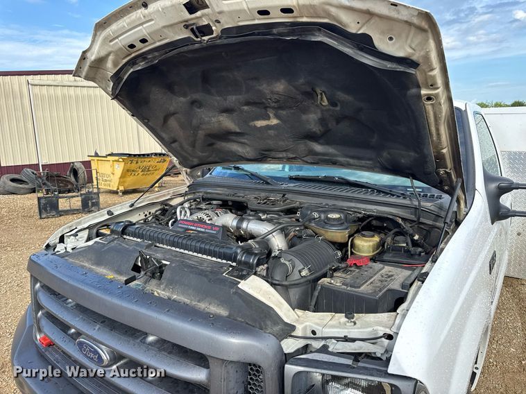 image for item EN4586 2003 Ford F450 Super Duty XL utility / service truck