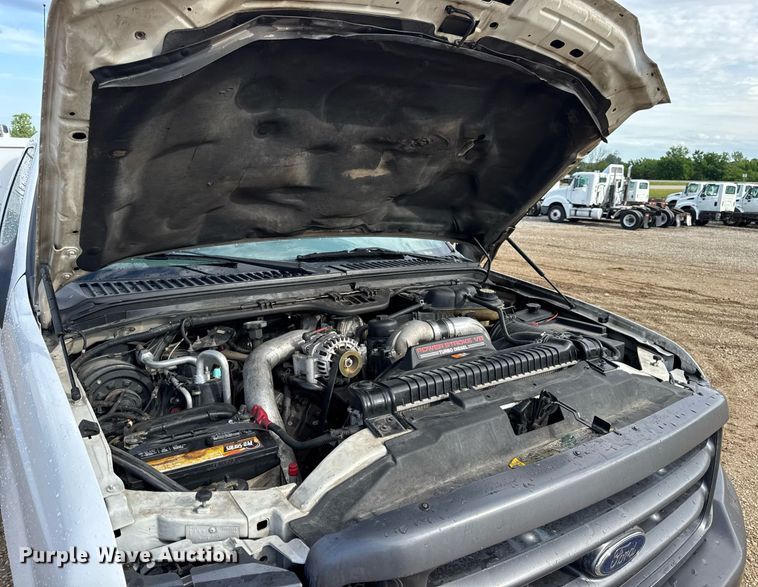 image for item EN4586 2003 Ford F450 Super Duty XL utility / service truck