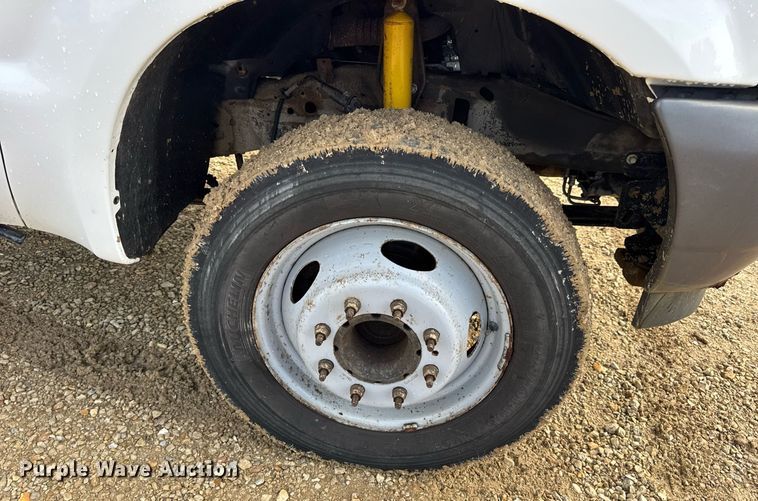 image for item EN4586 2003 Ford F450 Super Duty XL utility / service truck