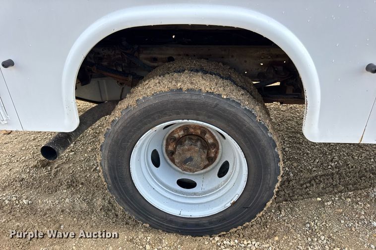 image for item EN4586 2003 Ford F450 Super Duty XL utility / service truck