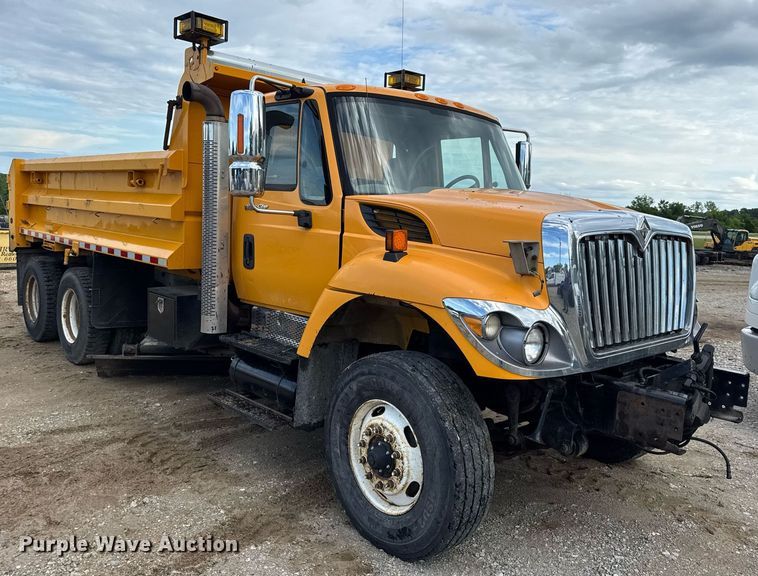 image for item EN4587 2009 International 7500 WorkStar dump truck
