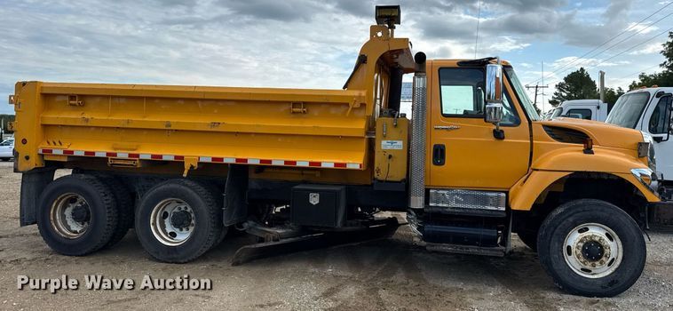 image for item EN4587 2009 International 7500 WorkStar dump truck