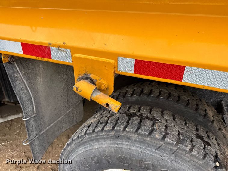 image for item EN4587 2009 International 7500 WorkStar dump truck