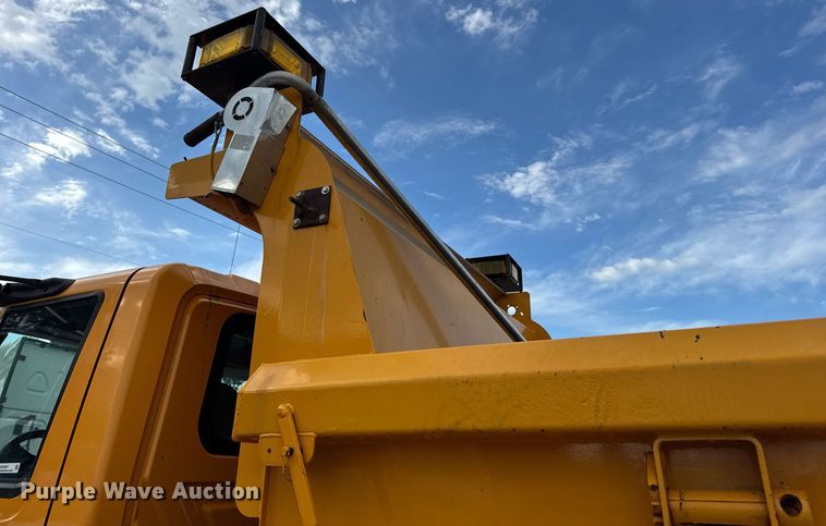 image for item EN4587 2009 International 7500 WorkStar dump truck