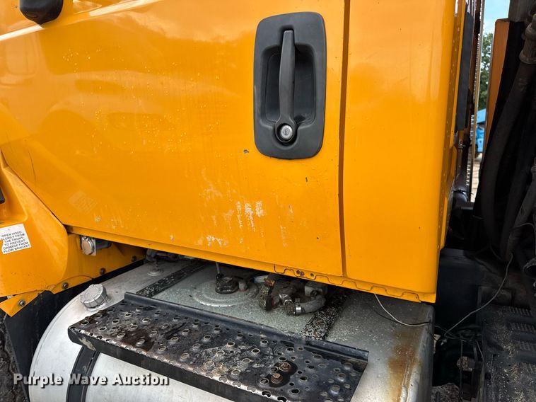 image for item EN4587 2009 International 7500 WorkStar dump truck