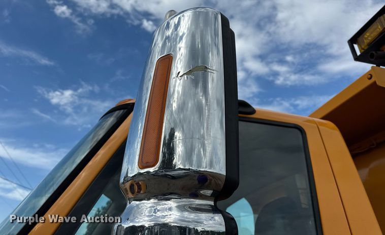 image for item EN4587 2009 International 7500 WorkStar dump truck